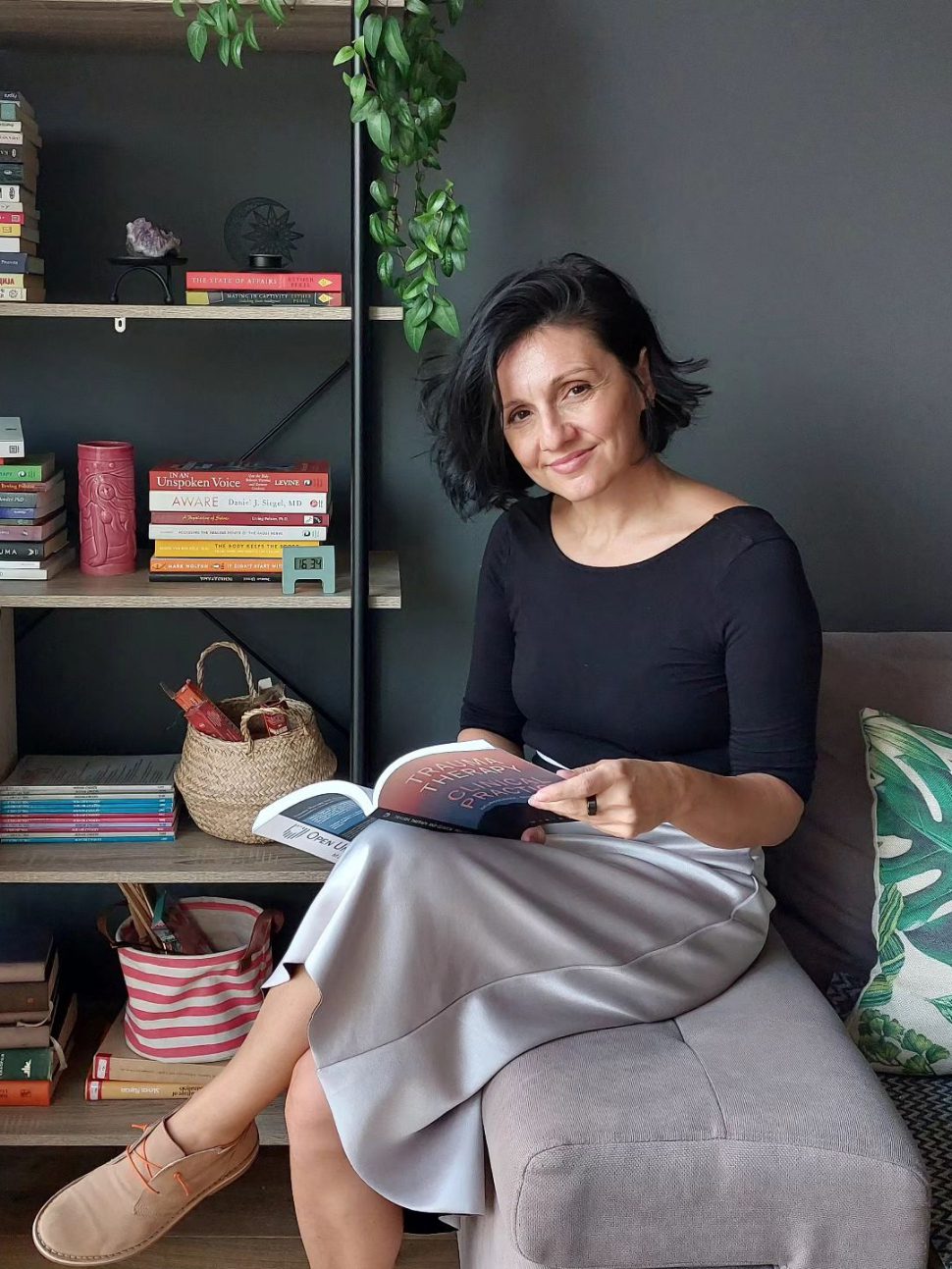 Ана Стојановска (психолог): „Зошто прифаќаме трошки љубов? – што навистина се крие зад недефинираните врски“