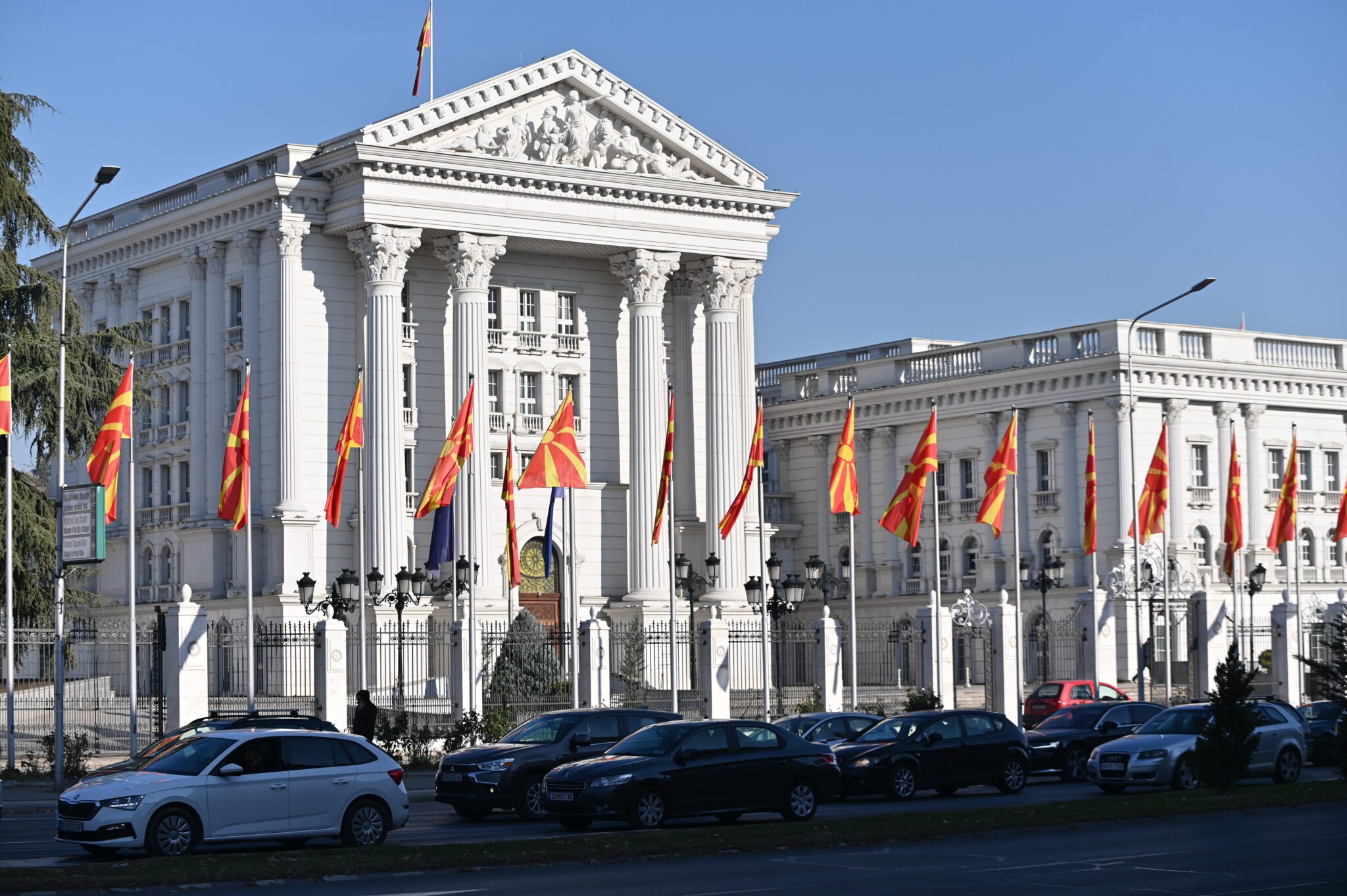 ЛАДАТА ОТВОРИ ПОСЕБНА ЛИНИЈА ЗА ПОМОШ: ГРАЃАНИТЕ И ФИРМИТЕ МОЖАТ ДА ДОБИЈАТ ИНФОРМАЦИИ ЗА ЕКОНОМСКИТЕ МЕРКИ