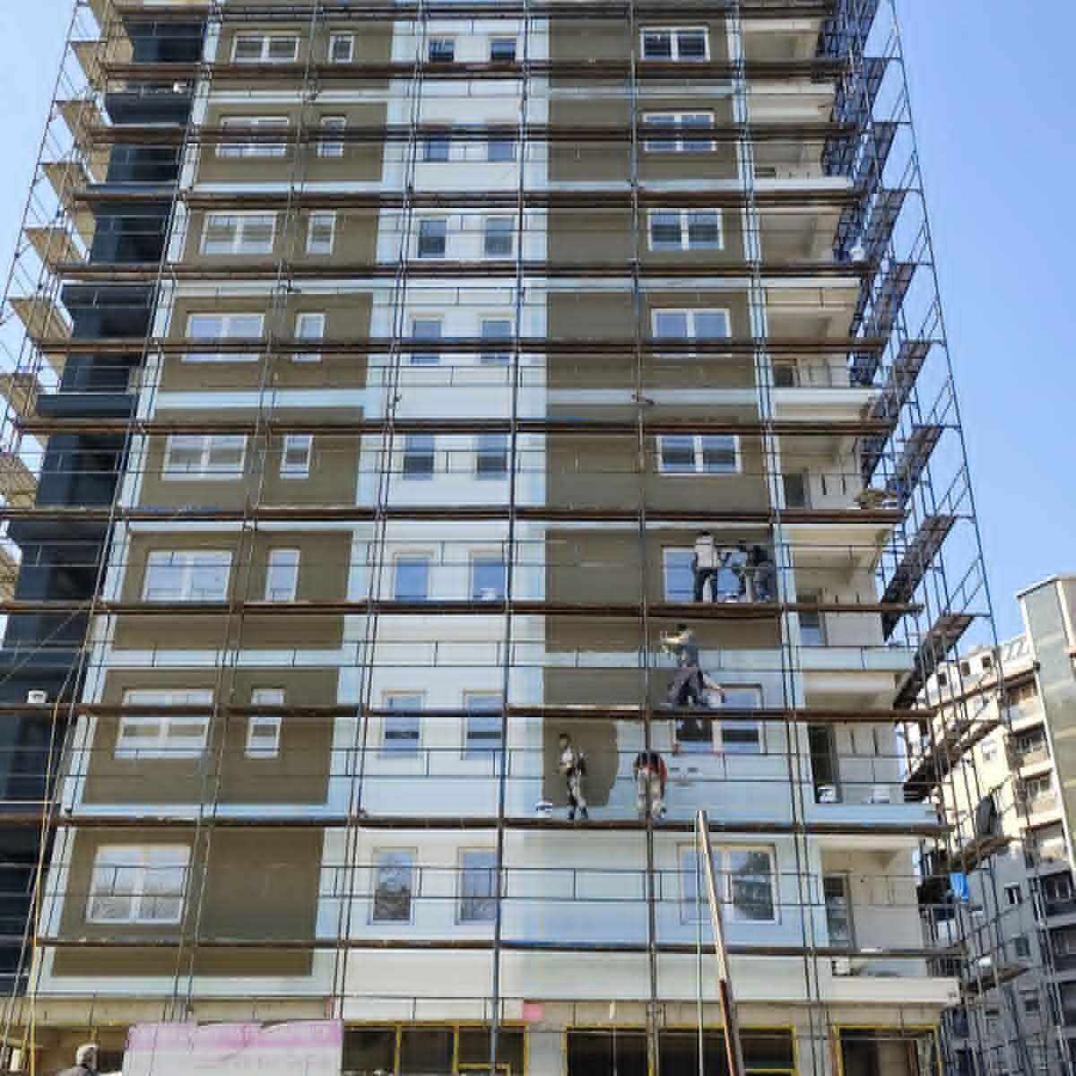 Купиле станови, а сè уште живеат под кирија: Изградбата на десеткатница во Аеродром доцни повеќе од две години