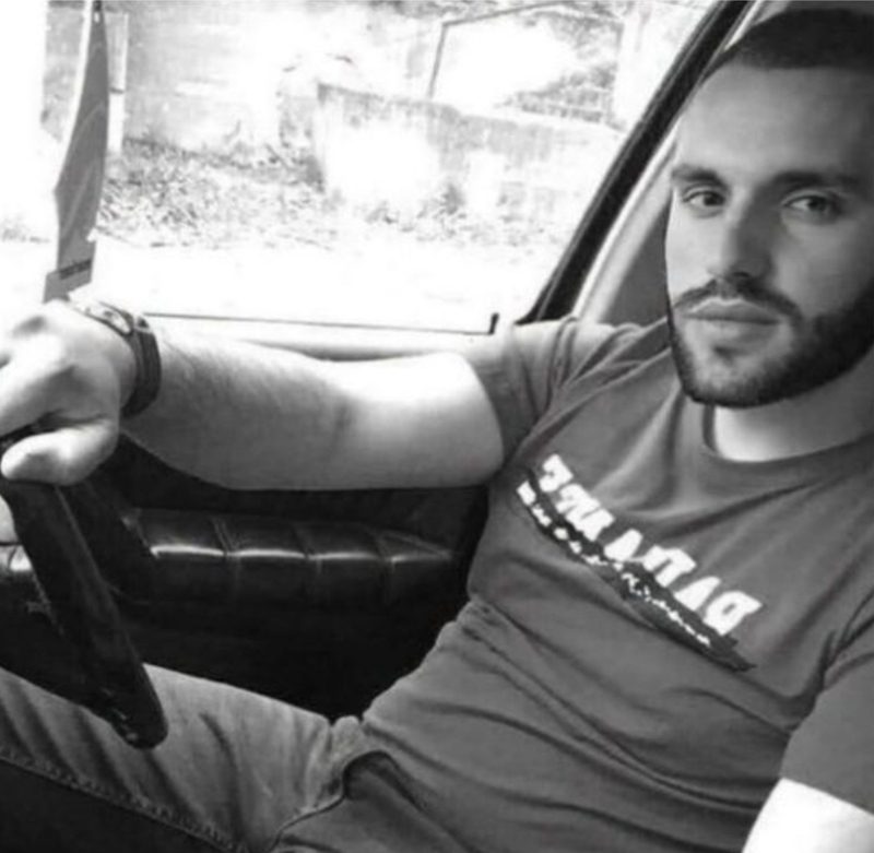 ДОДЕКА ДРЖАВАТА ЗБОРУВА ЗА БЕГСТВОТО НА ИВА МИХАИЛОВА, ЕДНО СЕМЕЈСТВО СЕ РАСПАЃА ОД БОЛКА ПО ИЗГУБЕНИОТ СИН!